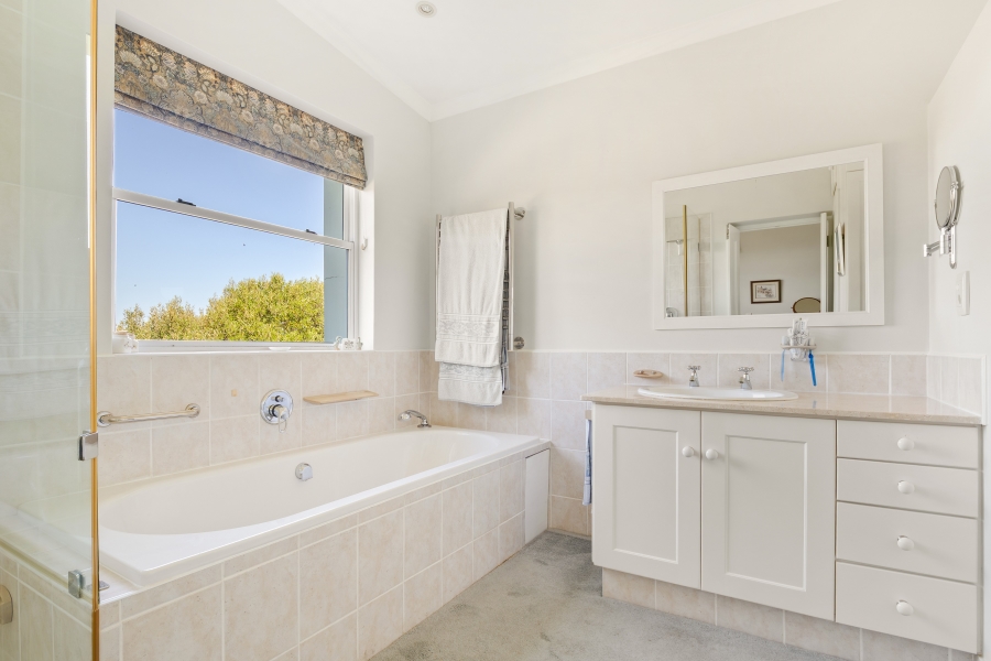 3 Bedroom Property for Sale in Belvidere Estate Western Cape